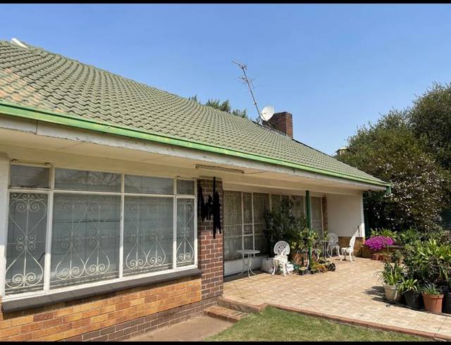3 BEDROOM HOUSE FOR SALE IN VANDERBIJLPARK SW 1